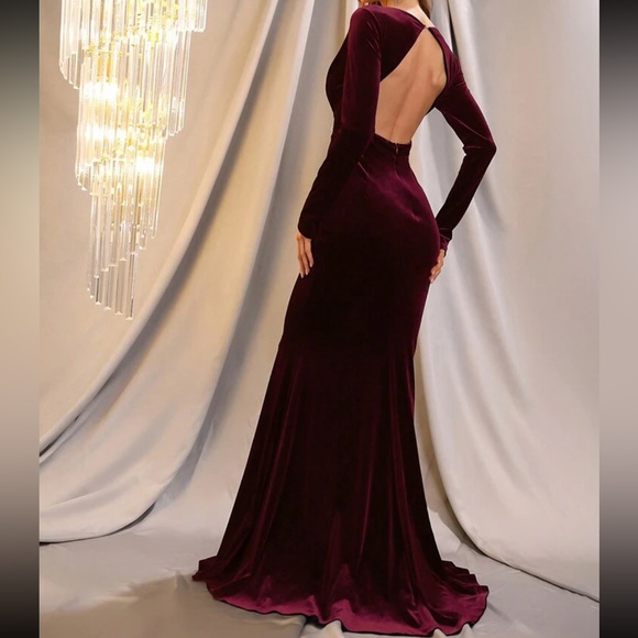 Luxe plunging V neckline  slit thigh long sleeve party velvet dress - Picture 6 of 12